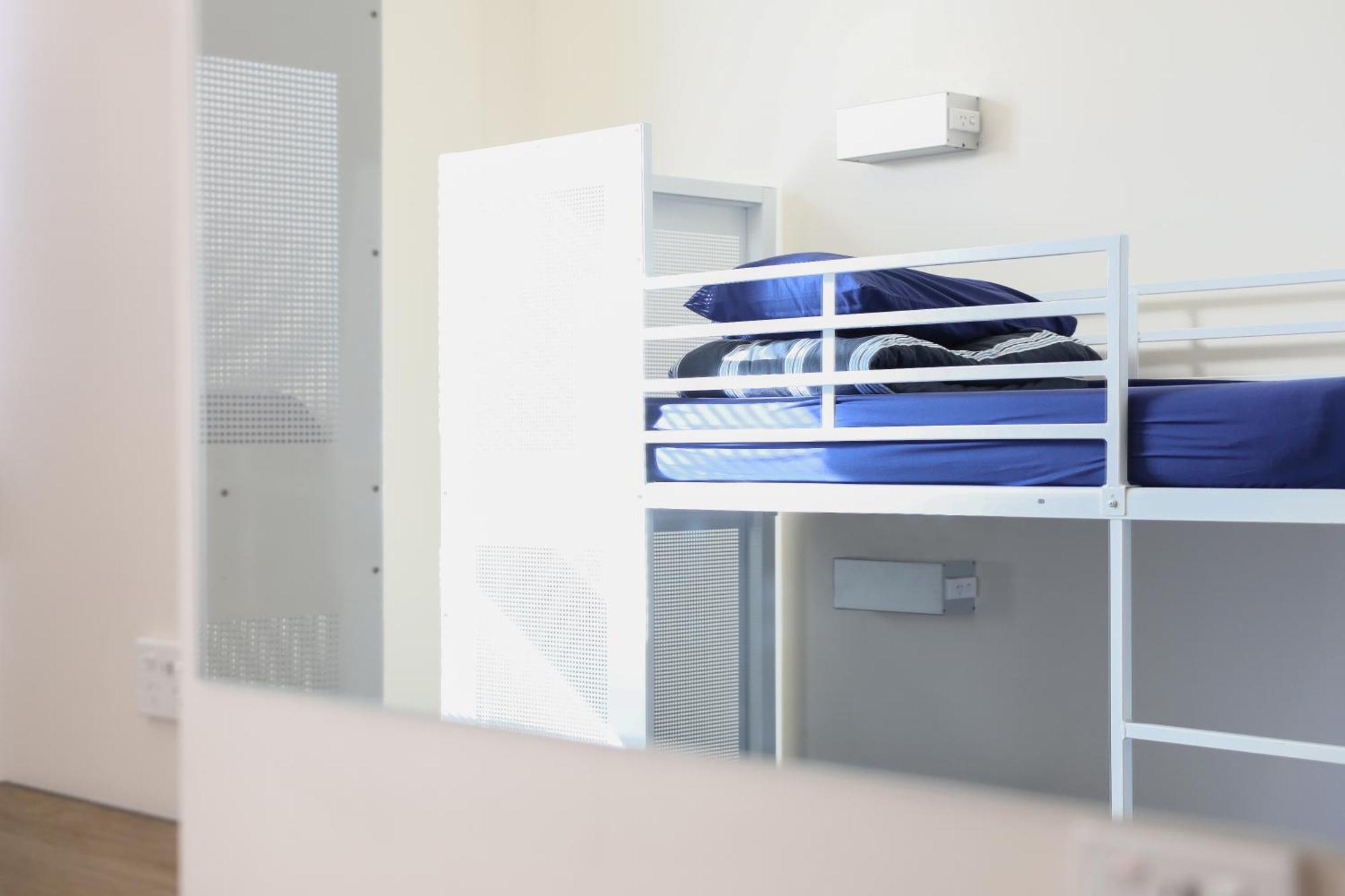 Bed 4-Bed Mixed Dormitory Room age limit 18 40 years old only