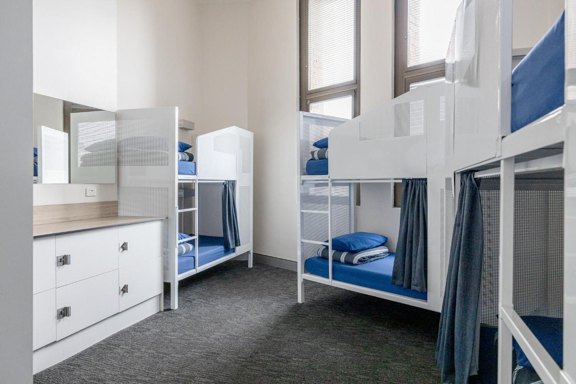 Bed 6-Bed Female Dormitory Room age limit 18 40 years old only